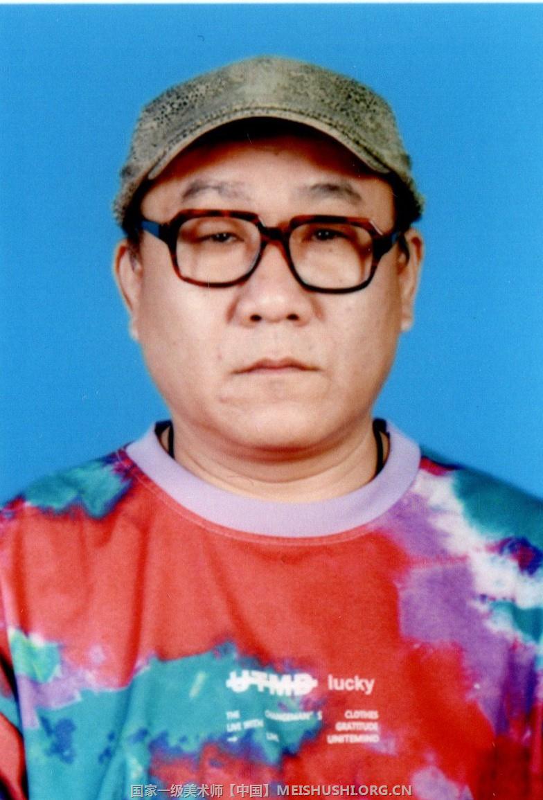 国家一级美术师朱志国