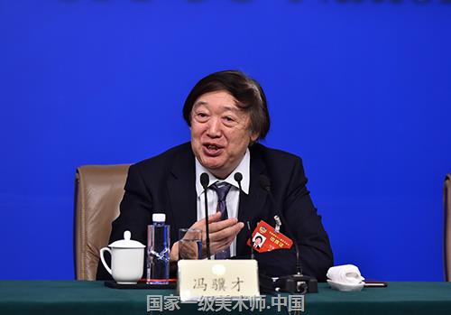 全国政协委员刘长乐、冯骥才、苏士澍、成龙、海霞围绕“坚定文化自信 讲好中国故事